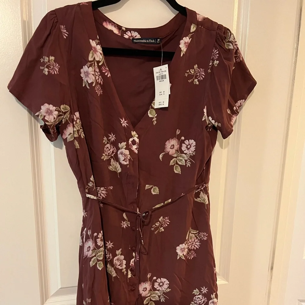 Abercrombie and Fitch. Size Medium. Skater Dress. - Picture 2 of 9